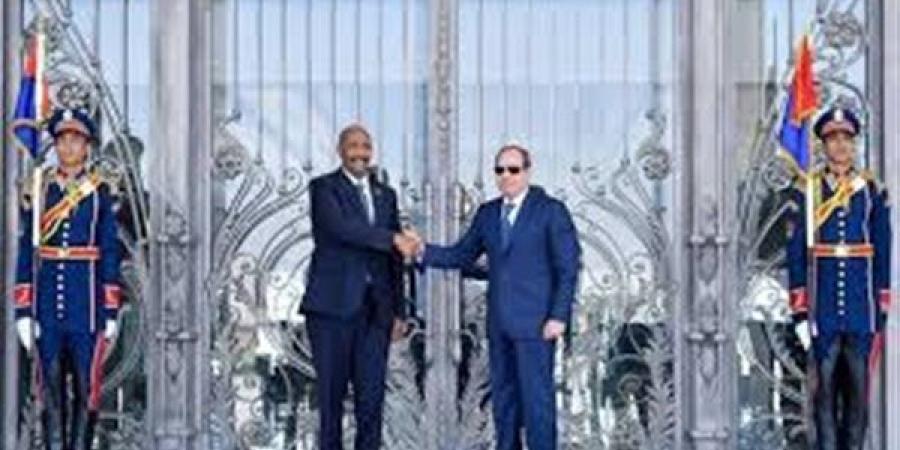 الرئيس السيسي يستقبل رئيس مجلس السيادة السوداني