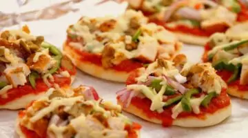 طريقة عمل الميني بيتزا في الفرن مع حشوات شهية