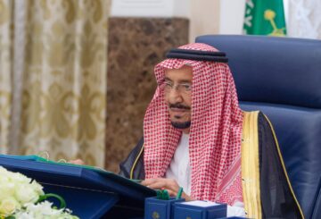 نهائي كأس خادم الحرمين الشريفين: مواجهة حماسية بين الاتحاد والقادسية برعاية الملك سلمان