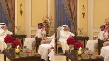أمير عسير يزور يزيد الراجحي في قصره بالرياض.. فيديو حصري