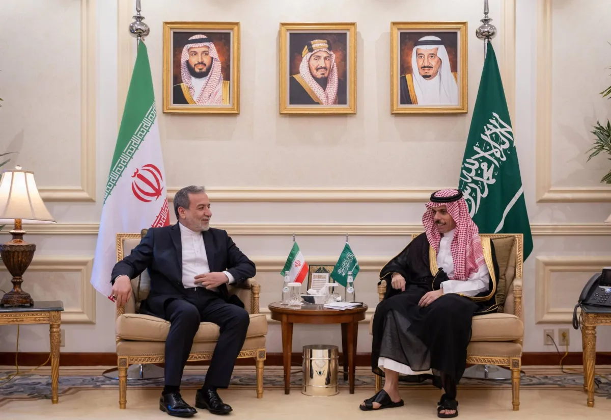 مباحثات حاسمة بين وزيري خارجية السعودية وإيران لتعزيز استقرار المنطقة: تطورات إيجابية تلوح في الأفق