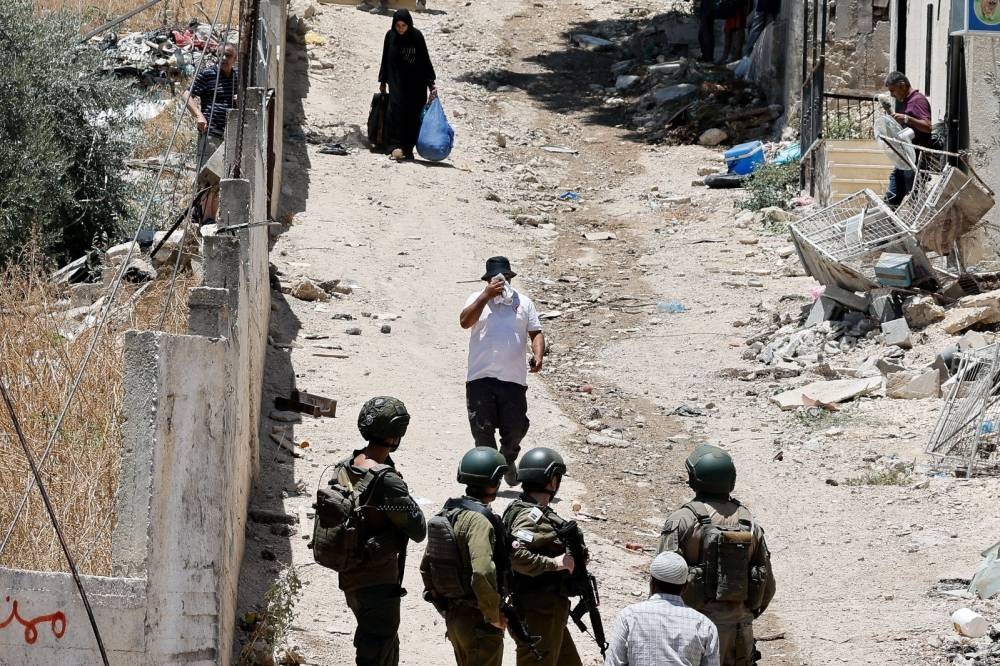 إسرائيل تؤدي إلى تشريد 40 ألف فلسطيني من مخيمي جنين وطولكرم