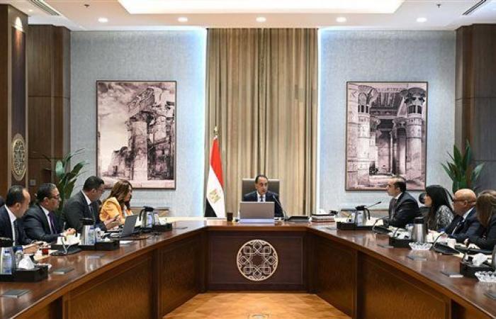 رئيس الوزراء يستعرض الآليات المقترحة لتفعيل قانون الإيجار الجديد